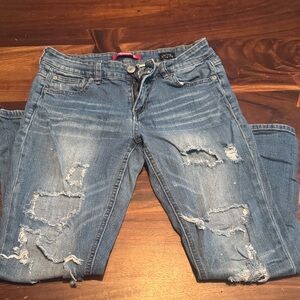 Distressed Blue Jeans midrise vintage peg